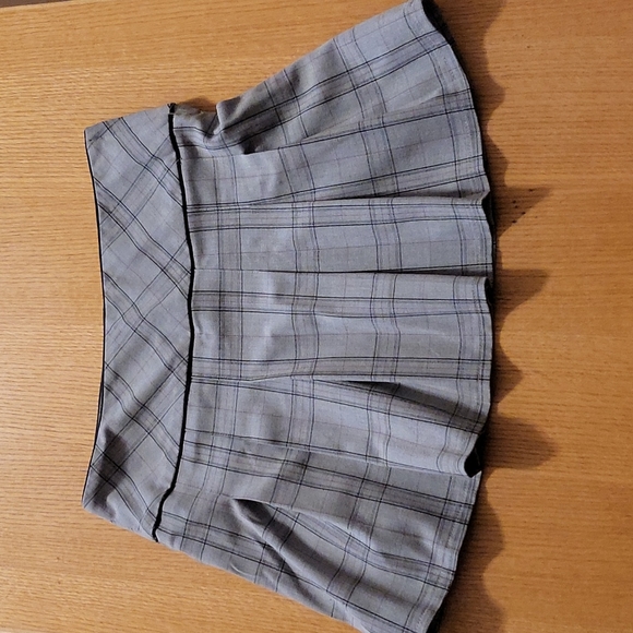 Le chateau junior skirt XL or Women XS gray school girl style - Picture 1 of 7